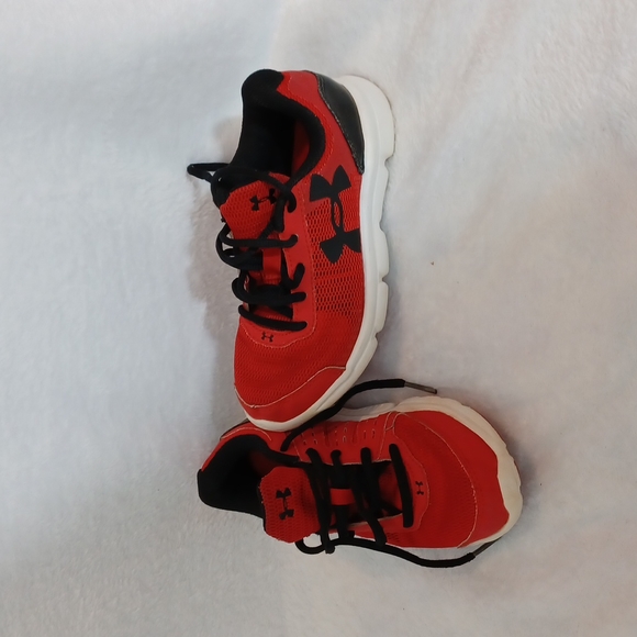 Under Armour Red Tennis Shoe Size 1Y Youth - Picture 4 of 7